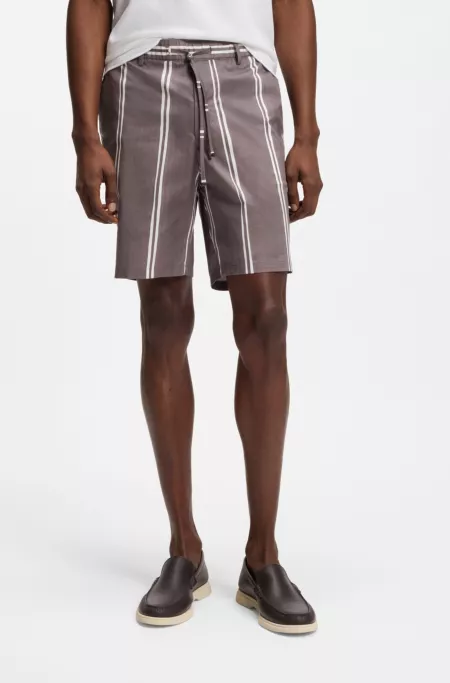 Stretch-cotton shorts with printed pattern