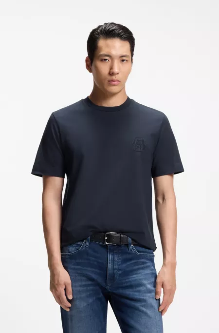 Laid-back cotton T-shirt with a relaxed fit