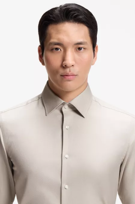 Slim-fit shirt in easy-iron cotton twill