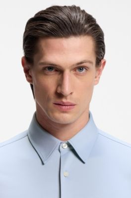 Camicia slim fit in tessuto elasticizzato strutturato ad alte prestazioni, Celeste