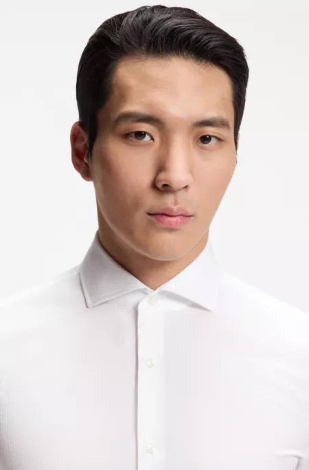 Slim-fit shirt in mercerised structured cotton