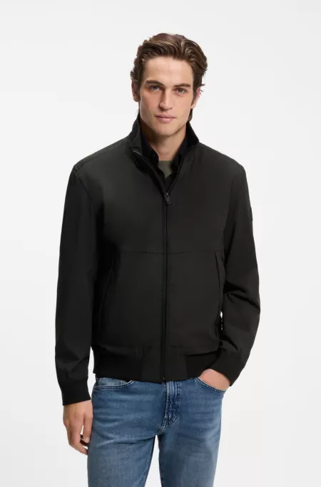 Water-repellent softshell jacket with detachable sleeves