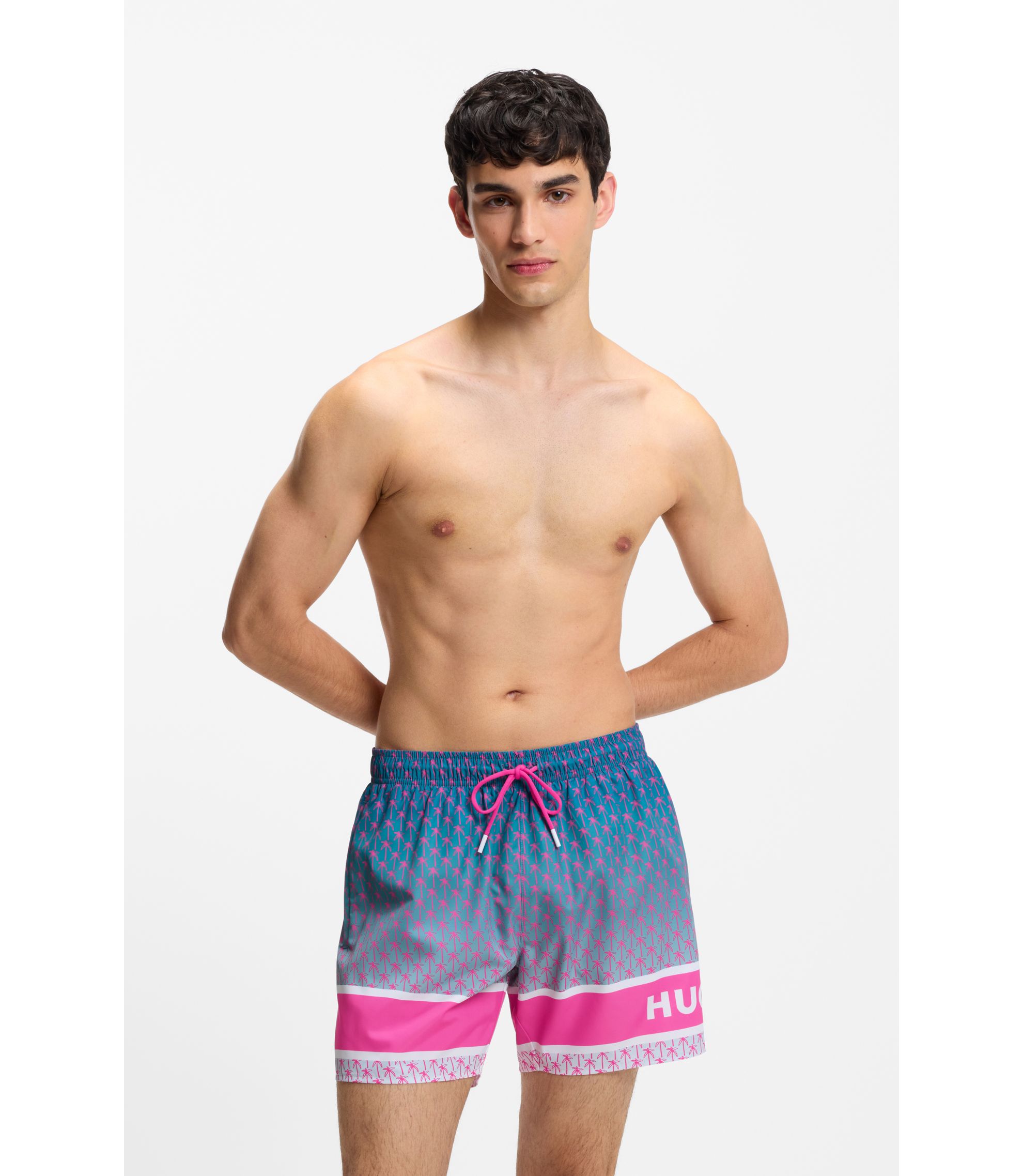 Badeshorts mit Streifen und Logo-Print