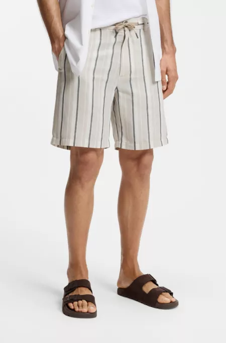 Striped shorts in a linen-cotton blend