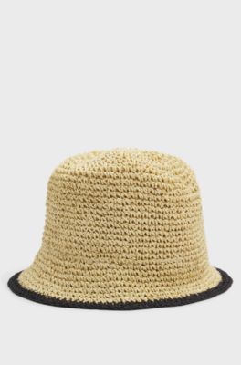 Vissershoed van raffia met tweedelig logo, Beige