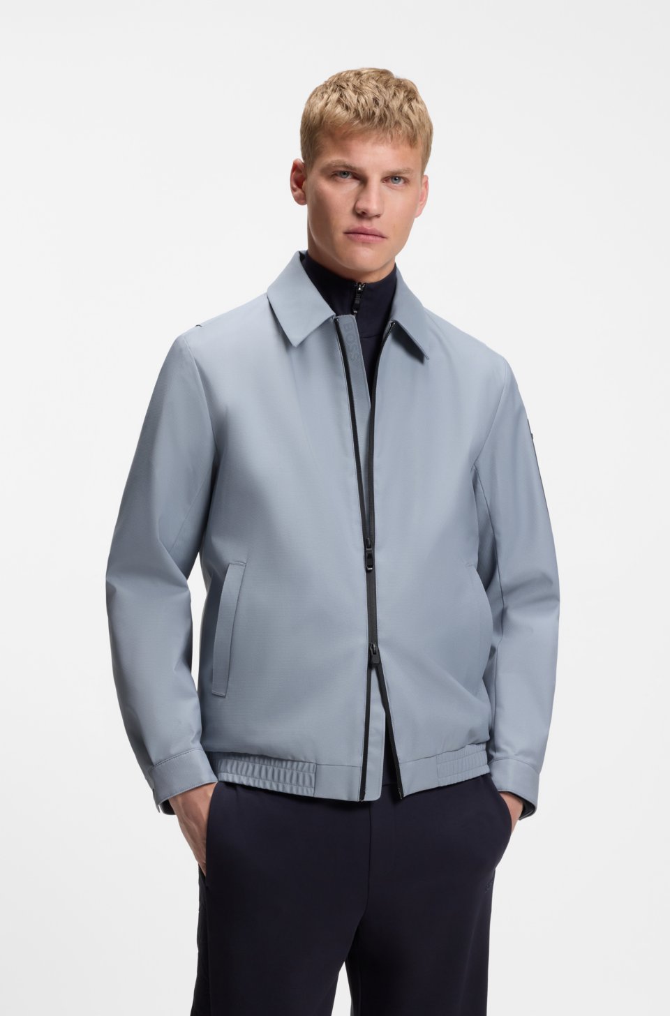 Water-repellent jacket in stretch material