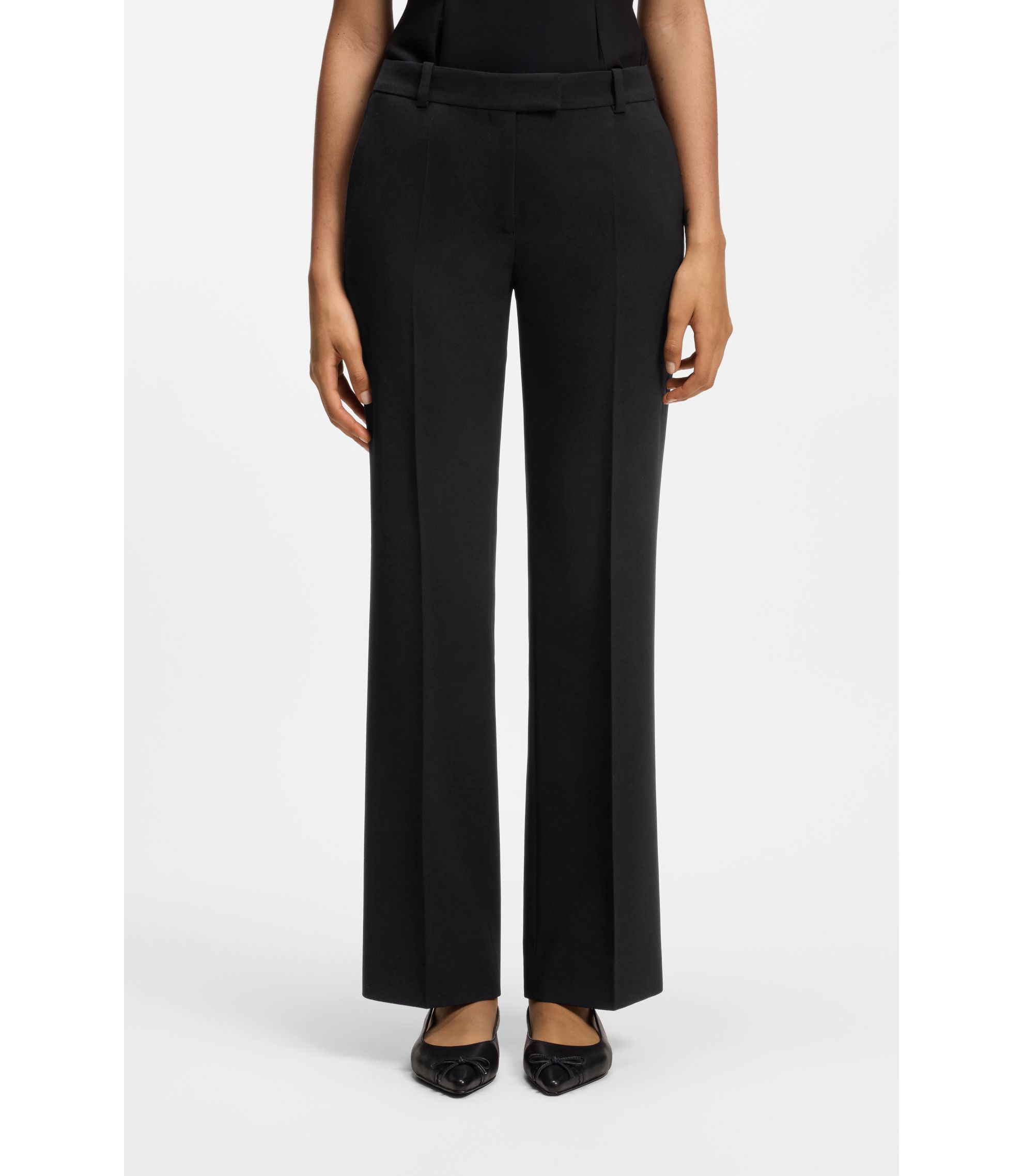 Slim-Fit Hose aus Krepp-Gewebe mit D-Ring-Detail