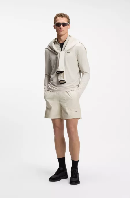 Active Short au style à séchage rapide en stretch avec un étirement quadridirectionnel