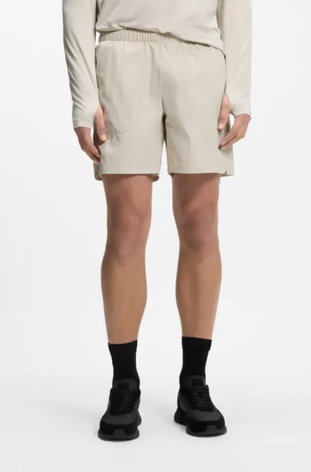 Active Short au style à séchage rapide en stretch avec un étirement quadridirectionnel