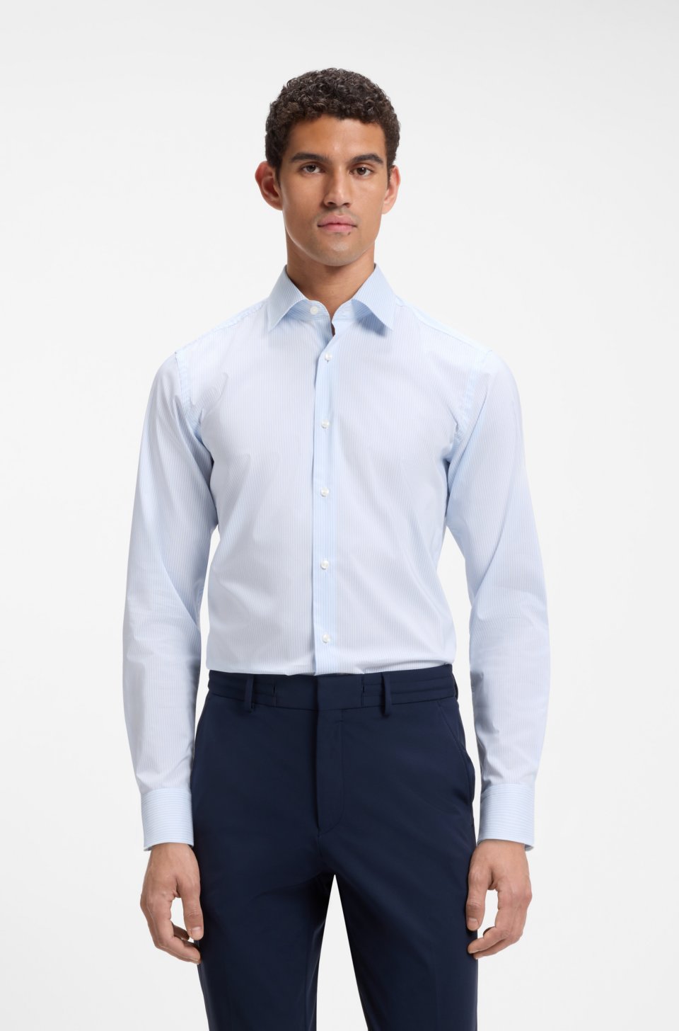 Slim-fit shirt in high-performance striped poplin