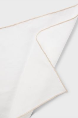 Pochet van linnen met contrastrand, Lichtbeige