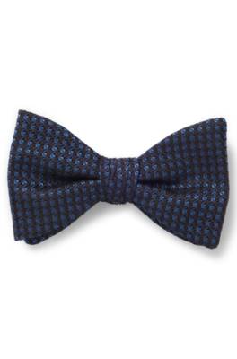 Silk bow tie with jacquard pattern 1