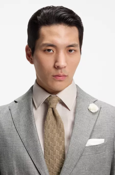 Cotton tie with knitted structure