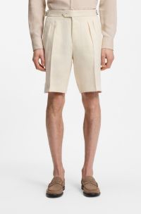 Short Tapered en lin avec plis devant, Beige clair