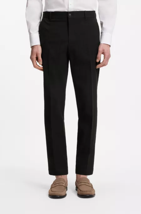 Tapered-Fit Hose aus Stretch-Baumwolle mit Seersucker-Struktur