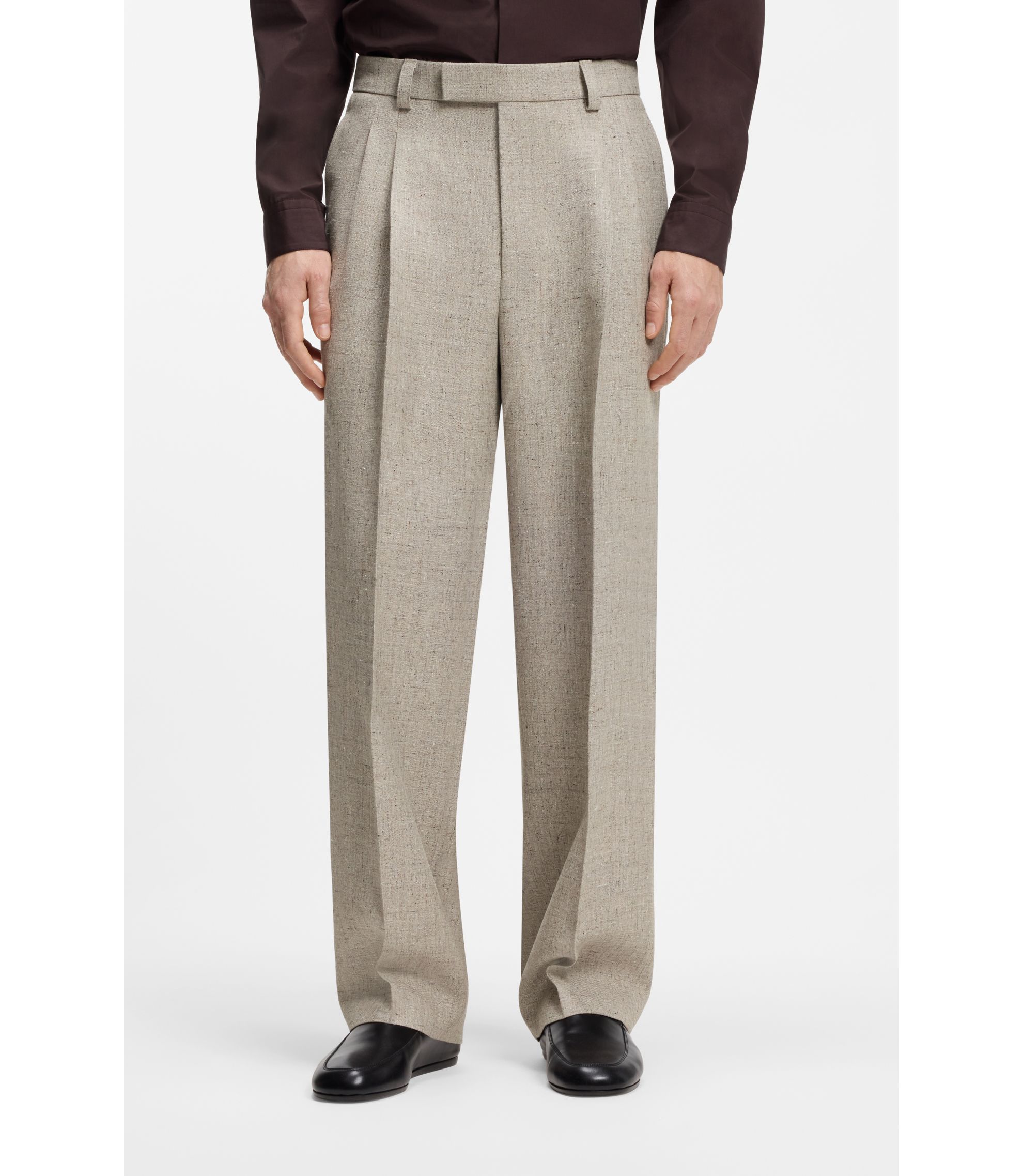 Oversized Hose mit filigranem Muster und Leinen