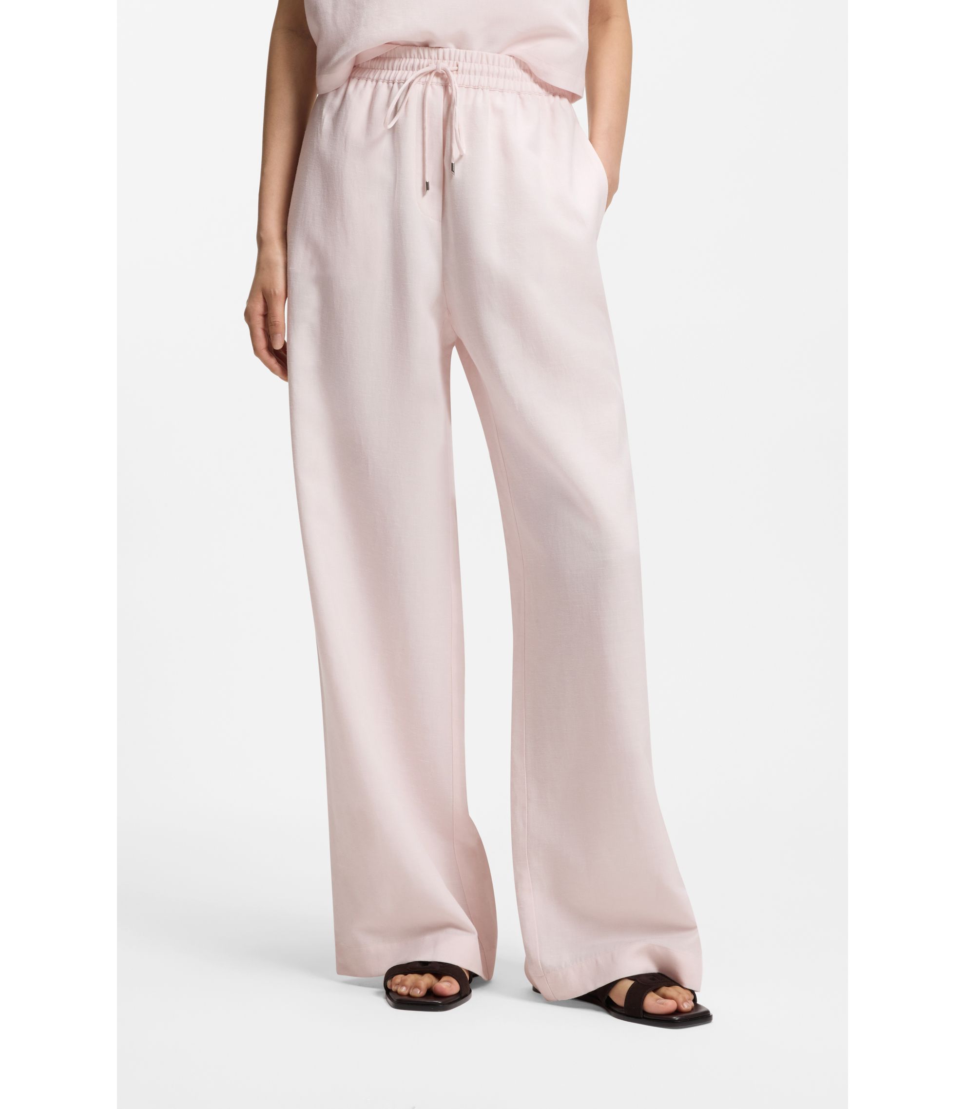 Hose mit weitem Beinverlauf und elastischem Bund