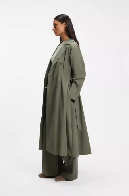 Water-repellent trench coat with belt