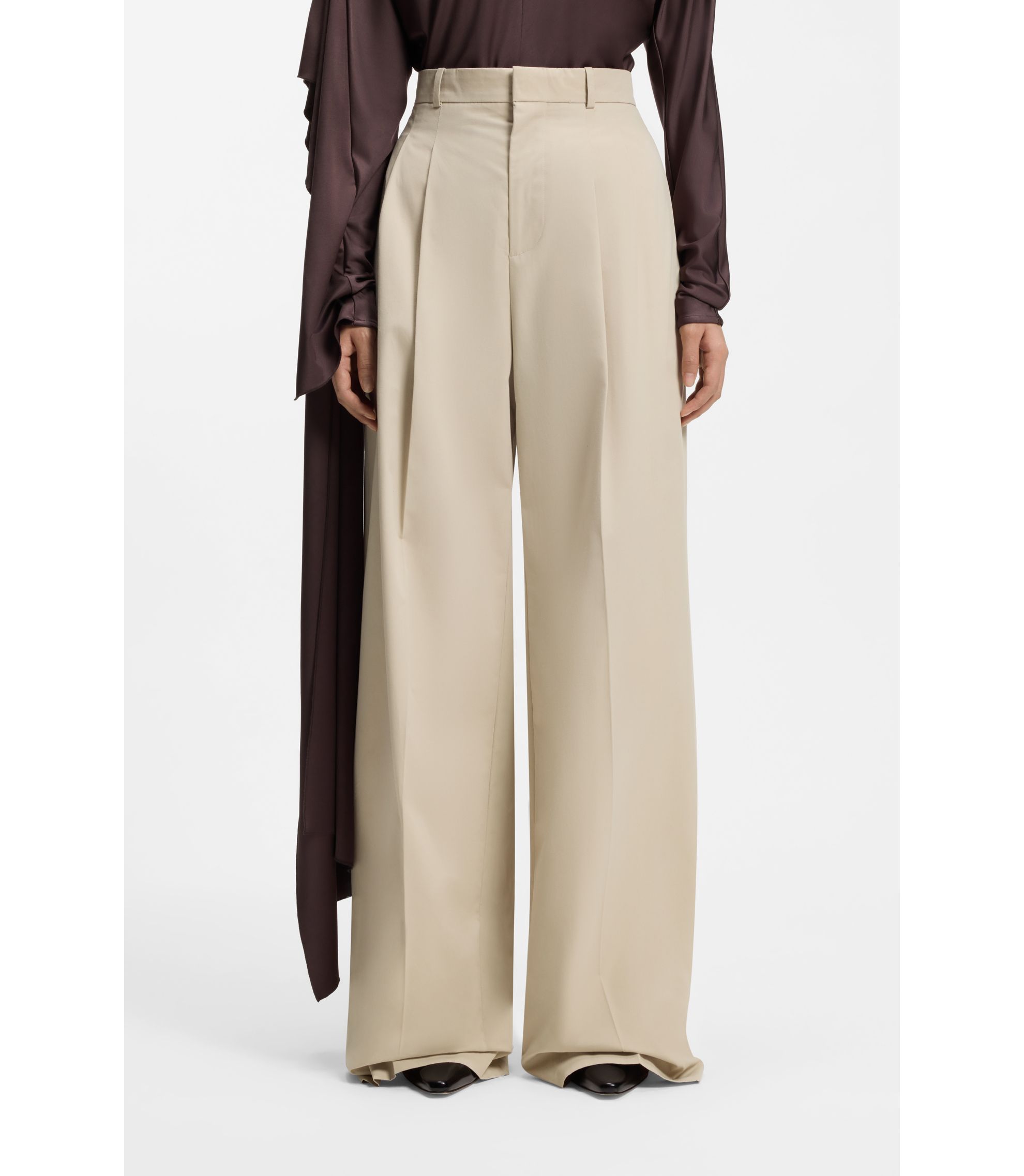 Hose aus Stretch-Baumwolle mit weitem Beinverlauf