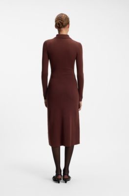 Slim-fit midi-jurk met keyhole-polokraag, Bruin