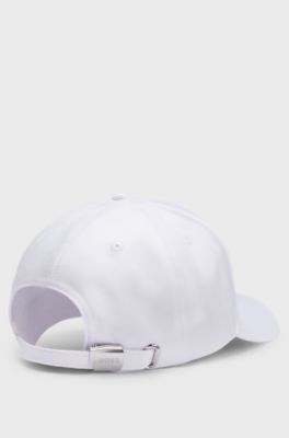 Logo cap in lustrous twill with country-flag badge, England