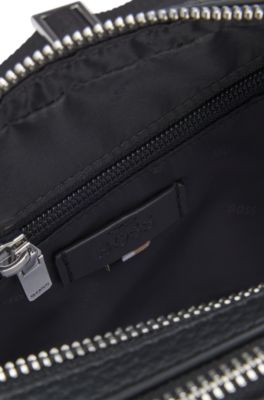 美品未使用　HUGO BOSS ストライプ ボディバッグ エンボスレザー 黒 BOSS - クロスボディバッグ グレインレザー エンボスロゴ - ブラック