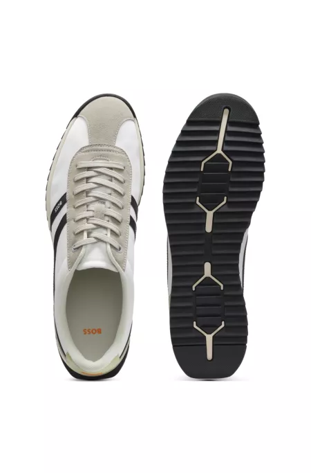 Sneakers mit Veloursleder-Imitat-Details und Logo