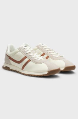 Sneakers con logo e rifiniture in similpelle scamosciata, Beige chiaro