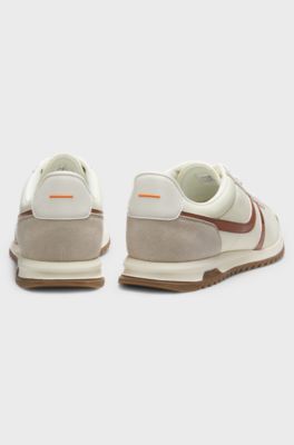 Baskets avec garnitures en cuir su&eacute;d&eacute; et logo, Beige clair