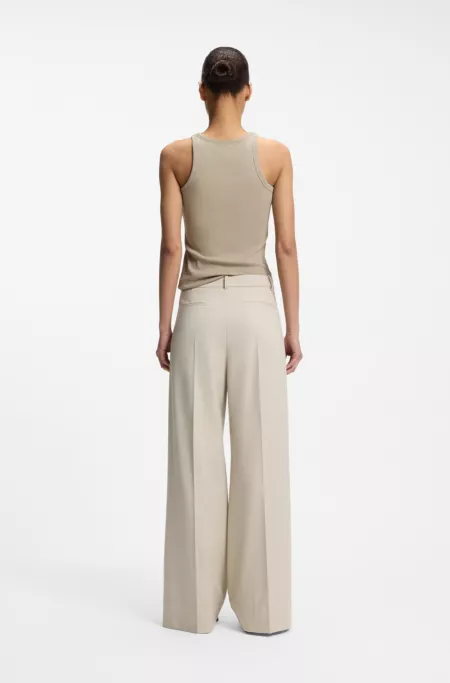 Pantalones regular fit con pernera ancha