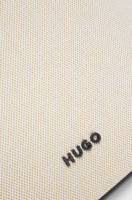 Shopper aus Canvas mit Bes&auml;tzen in Leder-Optik, Hellbeige