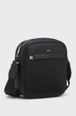 Bolso mensajero con detalles de monograma, Negro