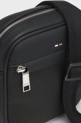 Bolso mensajero con detalles de monograma, Negro