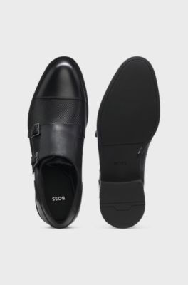 Leren schoenen met dubbele gesp en perforatiedetail, Zwart