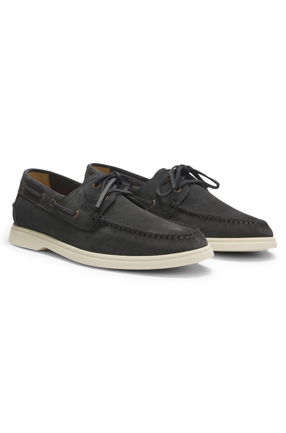Boat shoes in suede with contrast sole