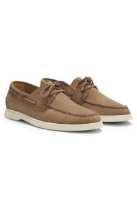 Boat shoes in suede with contrast sole, Beige