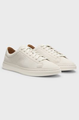 Baskets en cuir su&eacute;d&eacute; avec logo en relief, Blanc