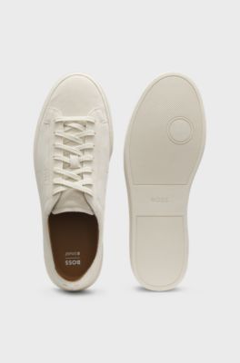 Sneakers in pelle scamosciata con logo goffrato, Bianco
