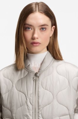 Water-repellent jacket with onion quilting 3