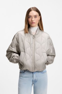 Water-repellent jacket with onion quilting
