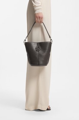Anett Bucket W 8