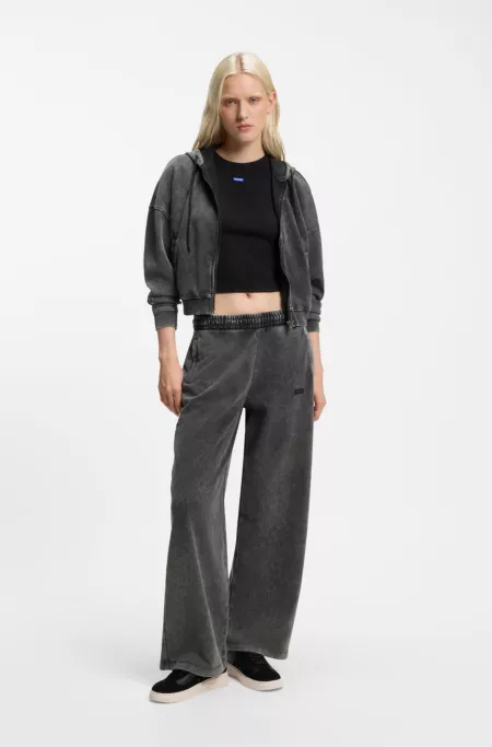 Wide-leg jogpants in soft cotton blend