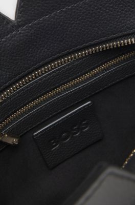 BOSS Revers petit cabas en cuir avec d&eacute;tail de ceinture, Noir