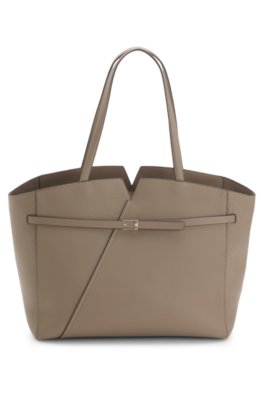 Revers tote bag in leather with belt detail