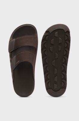 Mules en faux cuir su&eacute;d&eacute; avec d&eacute;tails de logo, Marron