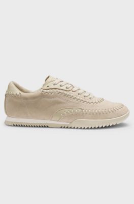 Sneakers i ruskind og l&aelig;der med kastesting, Lys beige