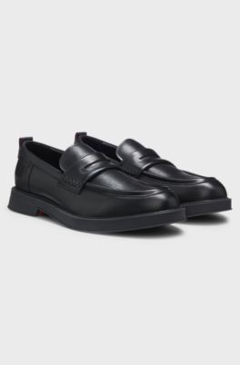 Mocassins en cuir avec logos perfor&eacute;s, Noir