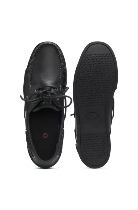 Leather boat shoes with lacing detail