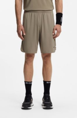 Active Shorts aus Stretch-Gewebe mit Taschen aus Mesh, Hellbraun