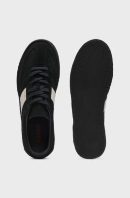 Sneakers in pelle scamosciata con striscia laterale, Nero